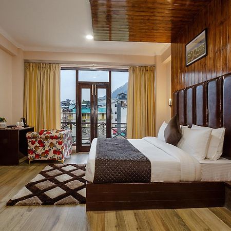 The Spruce Mansion Hotel Manali  Bagian luar foto