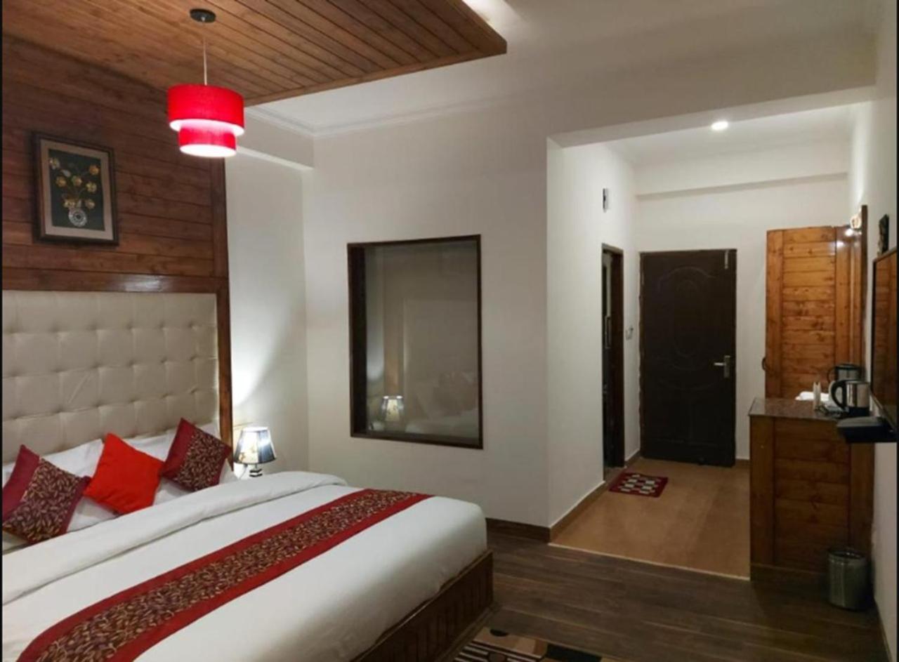The Spruce Mansion Hotel Manali  Bagian luar foto