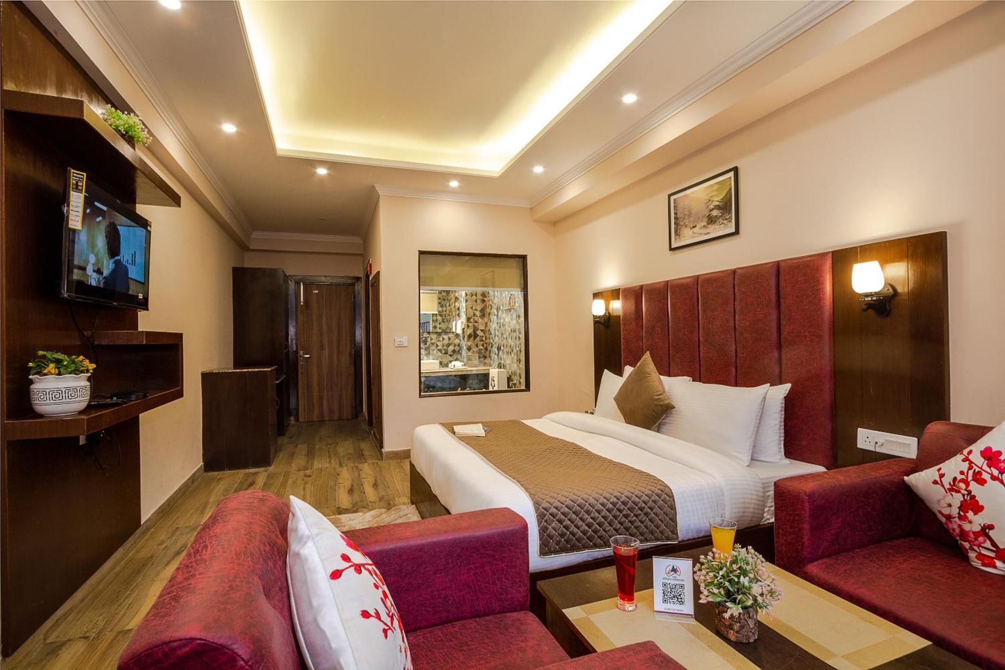 The Spruce Mansion Hotel Manali  Bagian luar foto