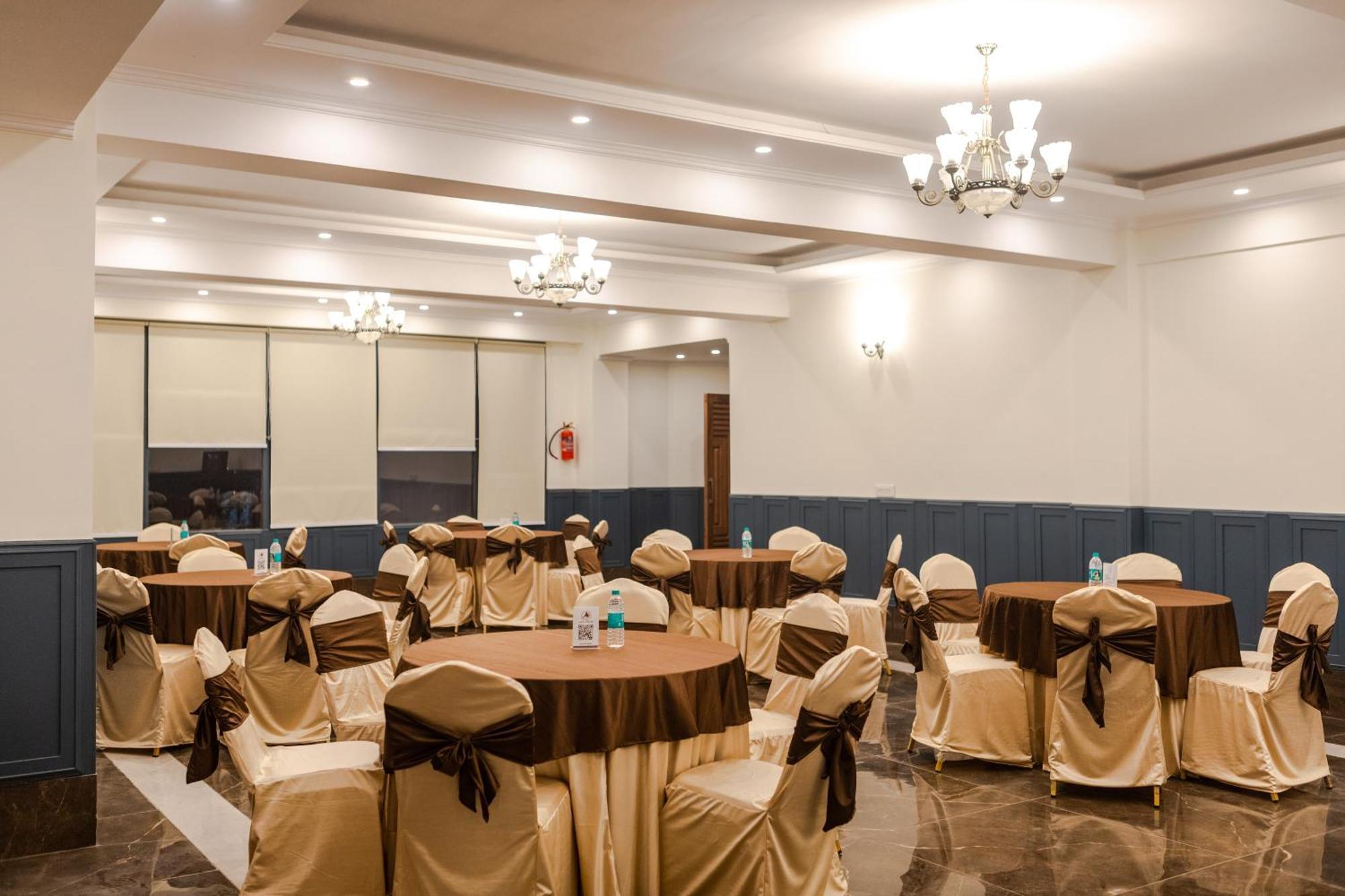 The Spruce Mansion Hotel Manali  Bagian luar foto