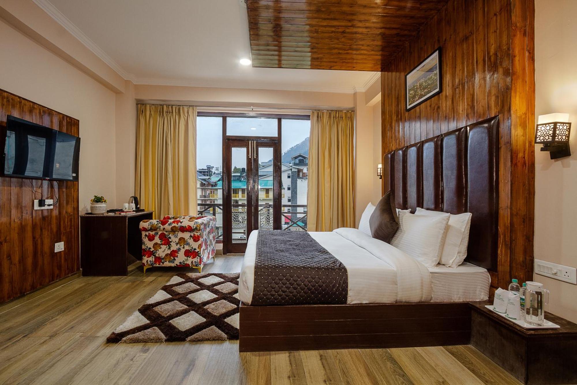 The Spruce Mansion Hotel Manali  Bagian luar foto