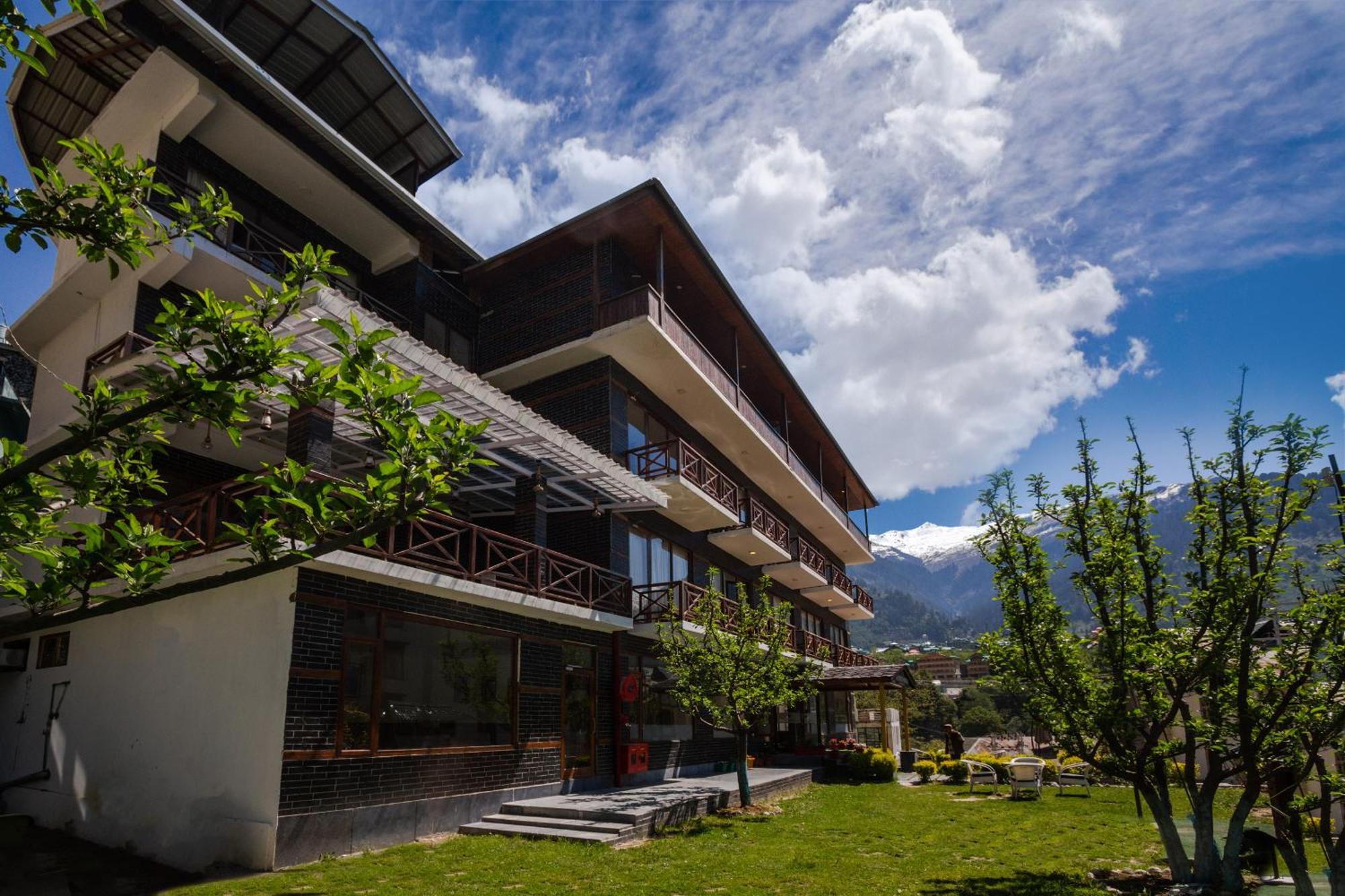 The Spruce Mansion Hotel Manali  Bagian luar foto